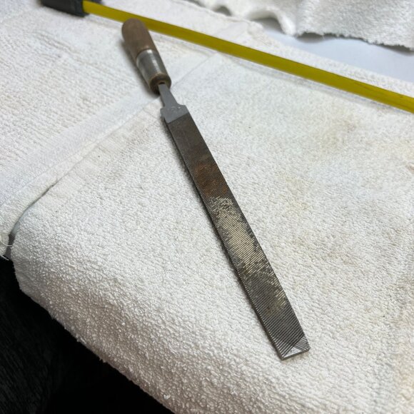 Grobet USA Double Cut Half Round File with Wood Handle - Picture 3 of 9